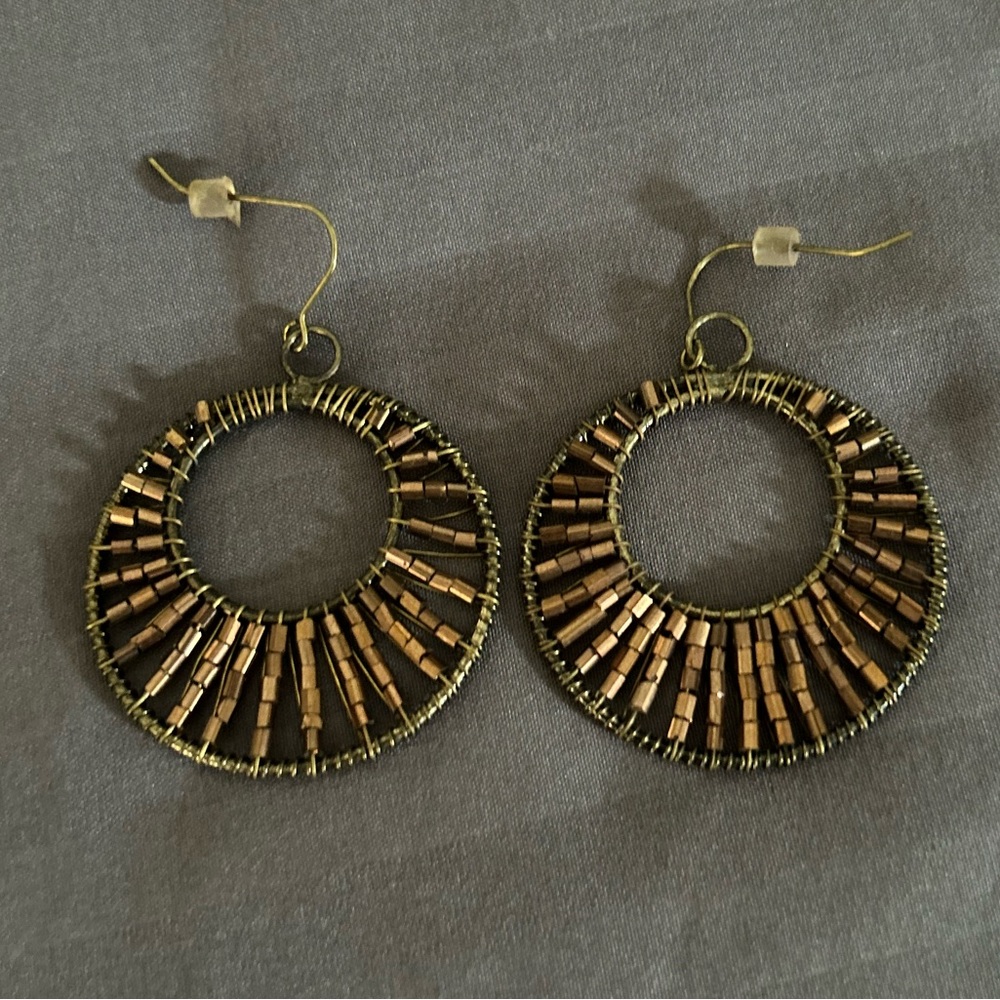 Hoop pierced earrings